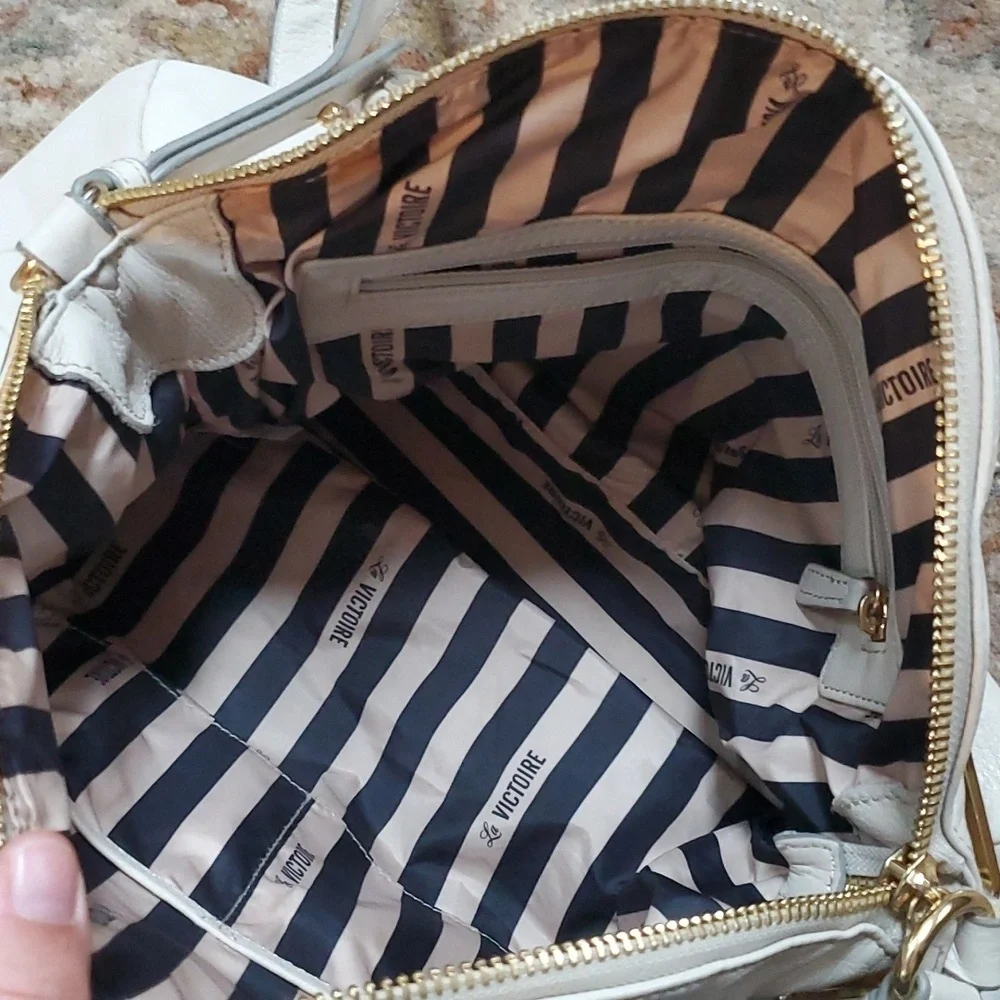 La Victoire white hinge satchel